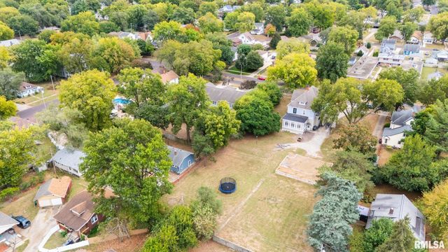 725 PARK Avenue, Pekin, IL 61554