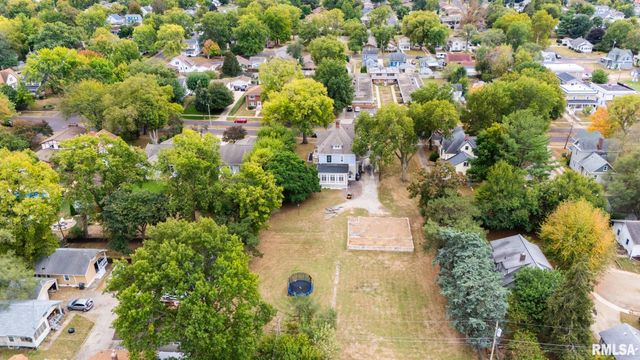 725 PARK Avenue, Pekin, IL 61554