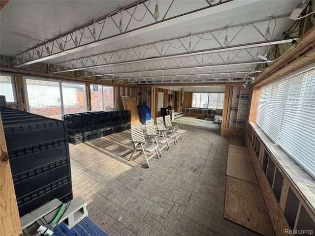 6221 W Maple Road, West Bloomfield Charter Township, MI 48322