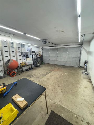 6221 W Maple Road, West Bloomfield Charter Township, MI 48322