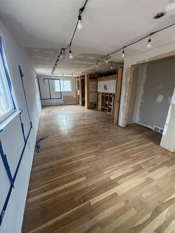 6221 W Maple Road, West Bloomfield Charter Township, MI 48322