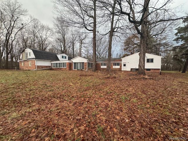 6221 W Maple Road, West Bloomfield Charter Township, MI 48322