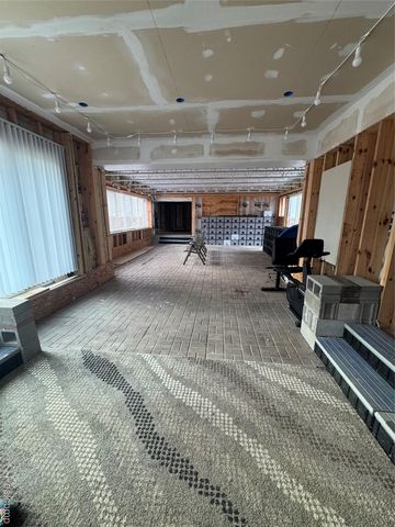 6221 W Maple Road, West Bloomfield Charter Township, MI 48322