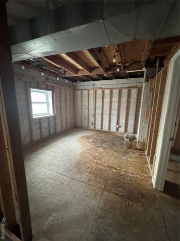 6221 W Maple Road, West Bloomfield Charter Township, MI 48322