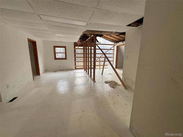 6221 W Maple Road, West Bloomfield Charter Township, MI 48322