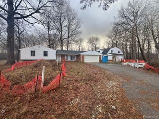 6221 W Maple Road, West Bloomfield Charter Township, MI 48322