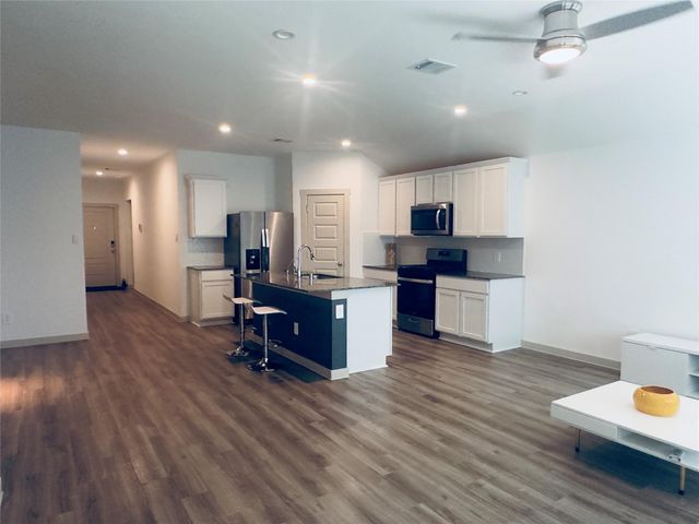 9907 Palm Royal Drive, Baytown, TX 77521