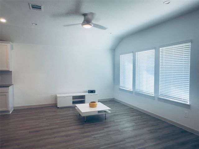 9907 Palm Royal Drive, Baytown, TX 77521
