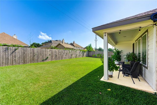 9907 Palm Royal Drive, Baytown, TX 77521