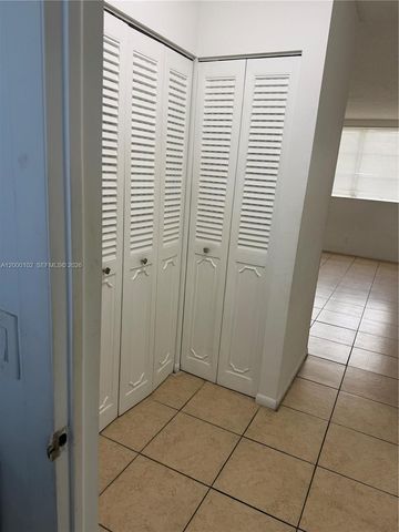 3091 NW 46th Ave 205C, Lauderdale Lakes, FL 33313