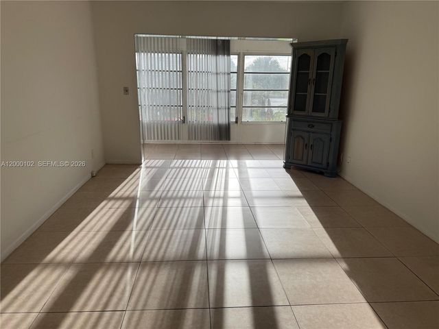 3091 NW 46th Ave 205C, Lauderdale Lakes, FL 33313