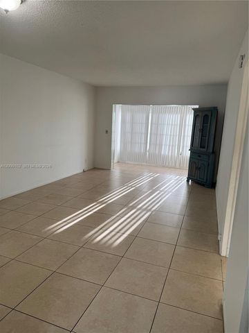 3091 NW 46th Ave 205C, Lauderdale Lakes, FL 33313