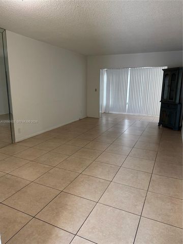 3091 NW 46th Ave 205C, Lauderdale Lakes, FL 33313