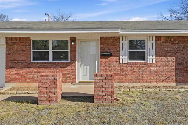 1217 Charleston Court, Norman, OK 73071