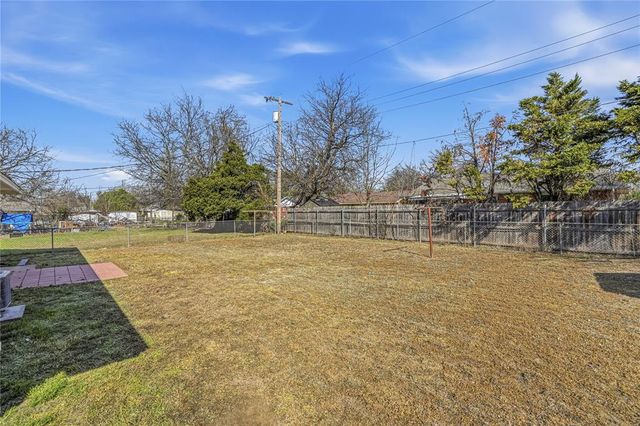 1217 Charleston Court, Norman, OK 73071