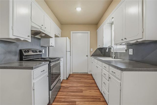 1217 Charleston Court, Norman, OK 73071