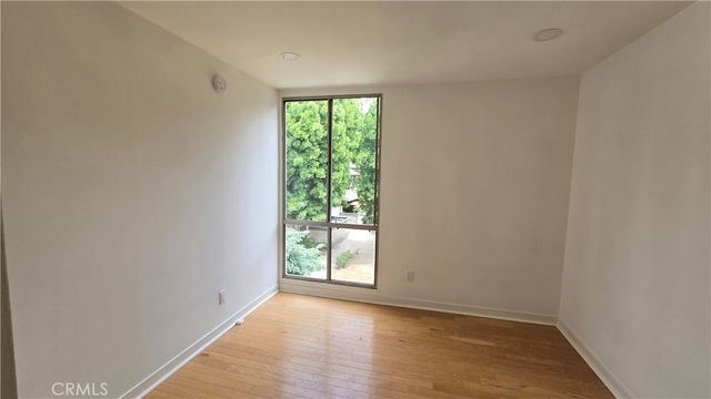 8601 International 228, Canoga Park, CA 91304