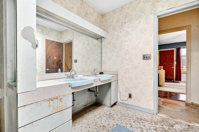 57 Overhill Road, Middletown, NY 10940