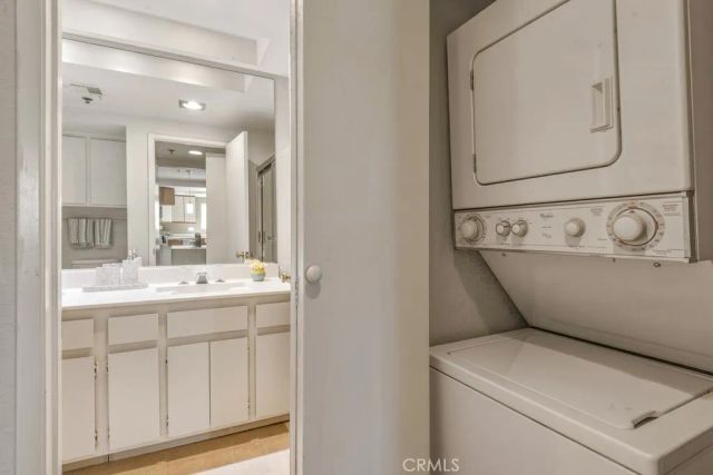 2700 Lawrence Crossley Road 9, Palm Springs, CA 92264