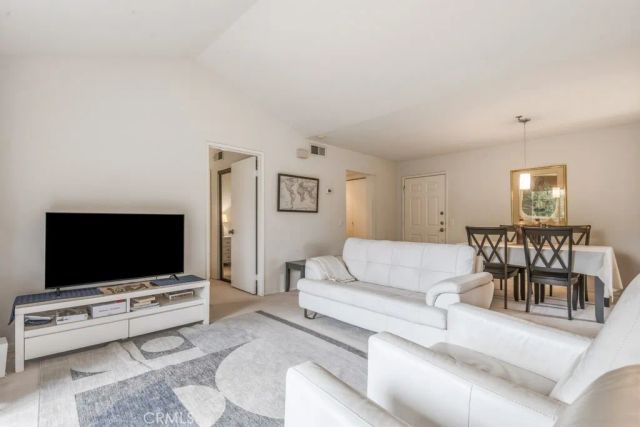 2700 Lawrence Crossley Road 9, Palm Springs, CA 92264