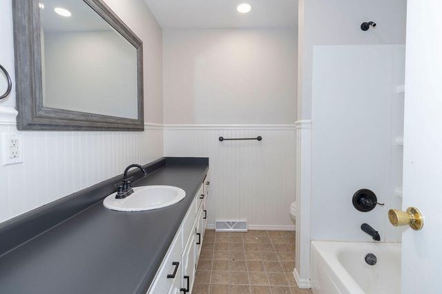 2536 S Mccann Avenue, Springfield, MO 65804