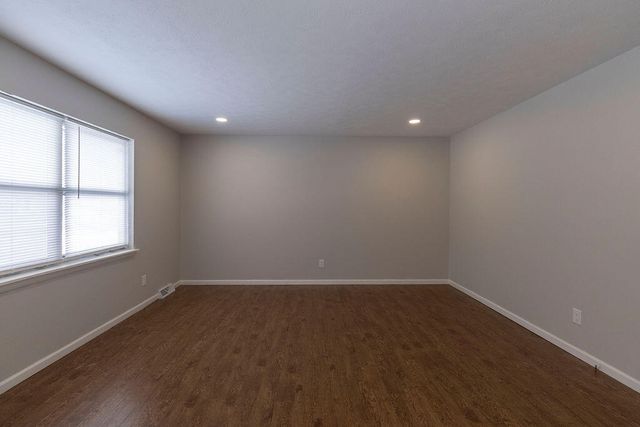 2536 S Mccann Avenue, Springfield, MO 65804