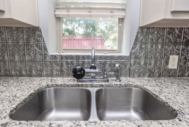230 E Main Street, Lindsay, TX 76250