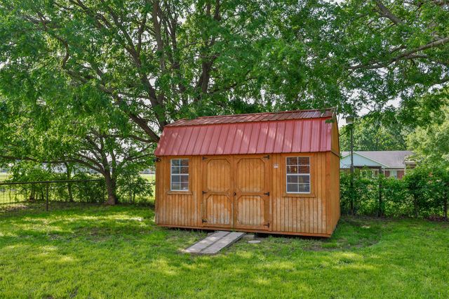 230 E Main Street, Lindsay, TX 76250