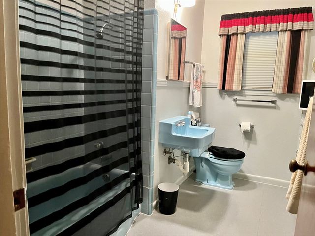 4221 Herndon St, Corpus Christi, TX 78411