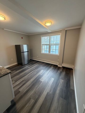 84 Cabot St 9, Beverly, MA 01915
