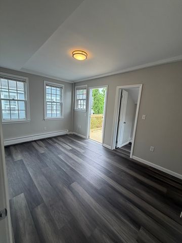 84 Cabot St 9, Beverly, MA 01915
