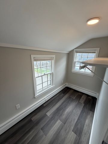 84 Cabot St 9, Beverly, MA 01915