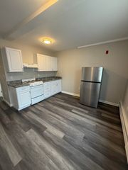 84 Cabot St 9, Beverly, MA 01915