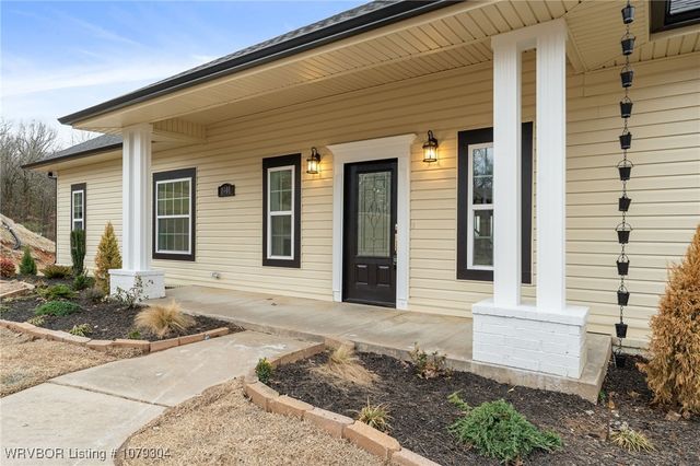 1401 Azure Hills Drive, Van Buren, AR 72956