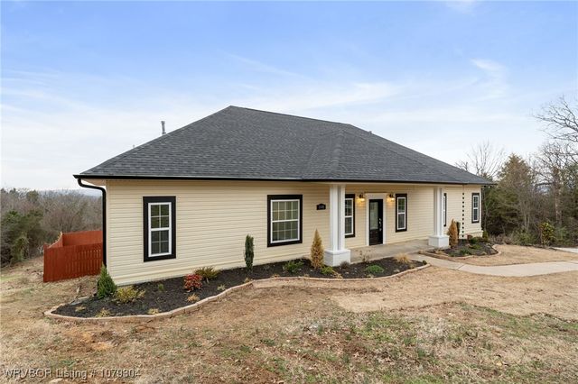 1401 Azure Hills Drive, Van Buren, AR 72956