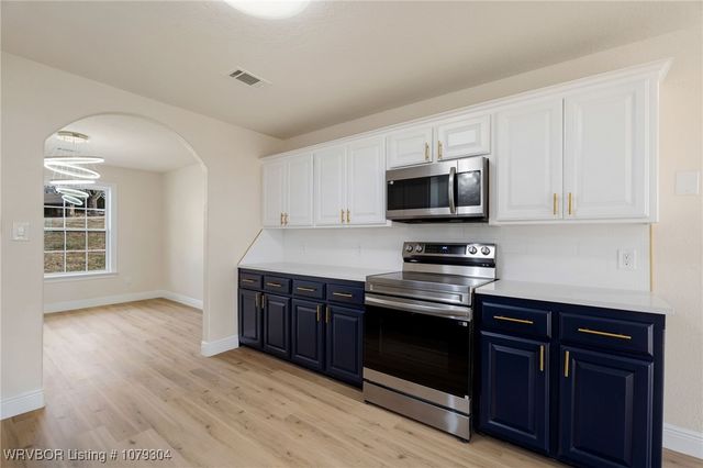 1401 Azure Hills Drive, Van Buren, AR 72956