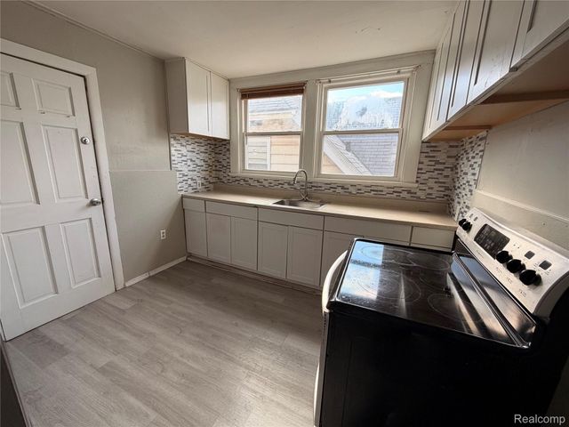 1662 Chandler Avenue, Lincoln Park, MI 48146