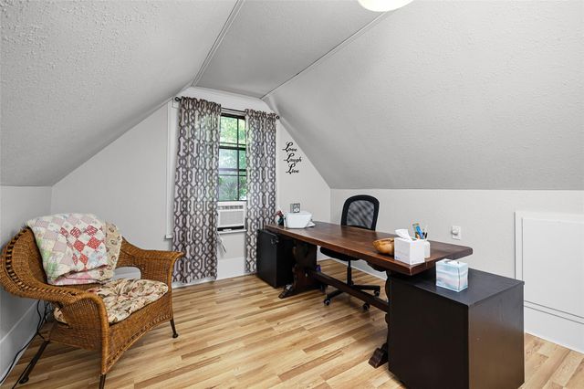 409 W Clark ST, Bartlett, TX 76511