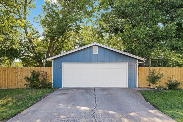 409 W Clark ST, Bartlett, TX 76511