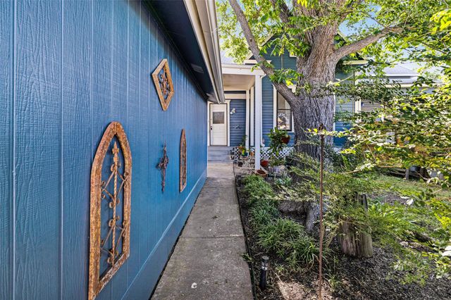 409 W Clark ST, Bartlett, TX 76511