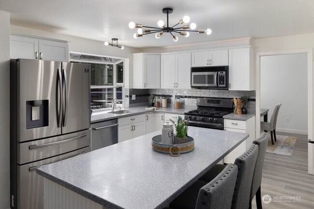 3310 220th Avenue SE, Sammamish, WA 98075