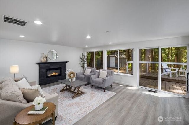 3310 220th Avenue SE, Sammamish, WA 98075