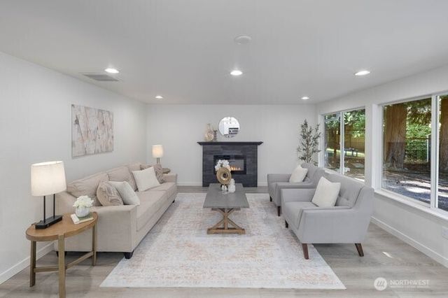3310 220th Avenue SE, Sammamish, WA 98075