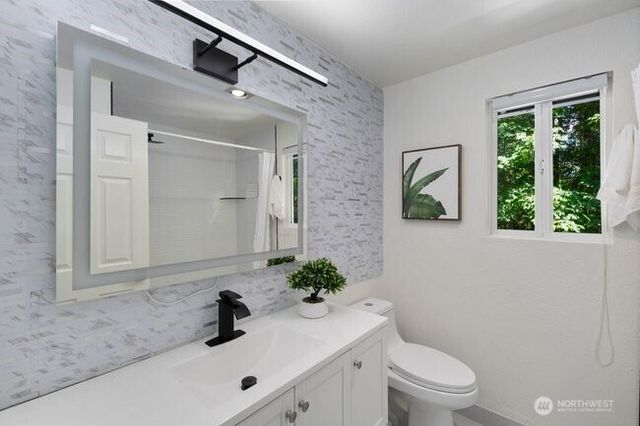 3310 220th Avenue SE, Sammamish, WA 98075