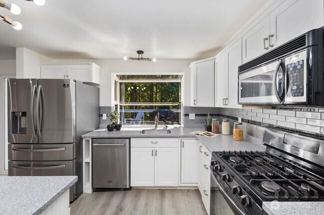 3310 220th Avenue SE, Sammamish, WA 98075