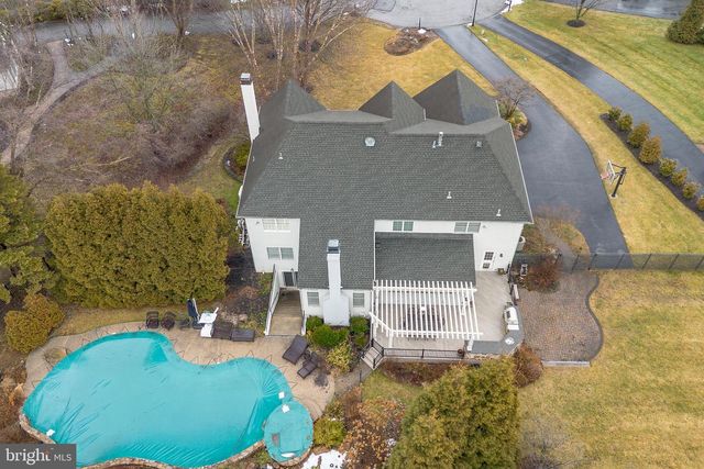 300 BELL CT, Exton, PA 19341
