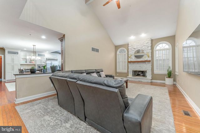 300 BELL CT, Exton, PA 19341