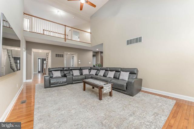 300 BELL CT, Exton, PA 19341