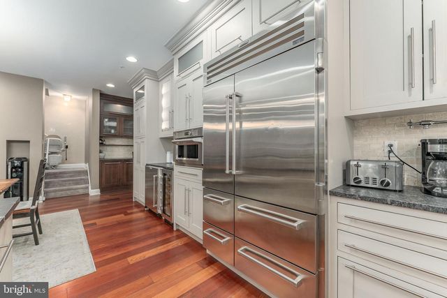 300 BELL CT, Exton, PA 19341