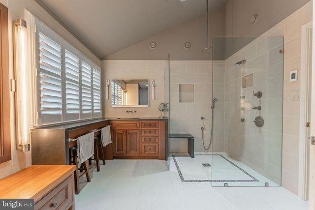 300 BELL CT, Exton, PA 19341